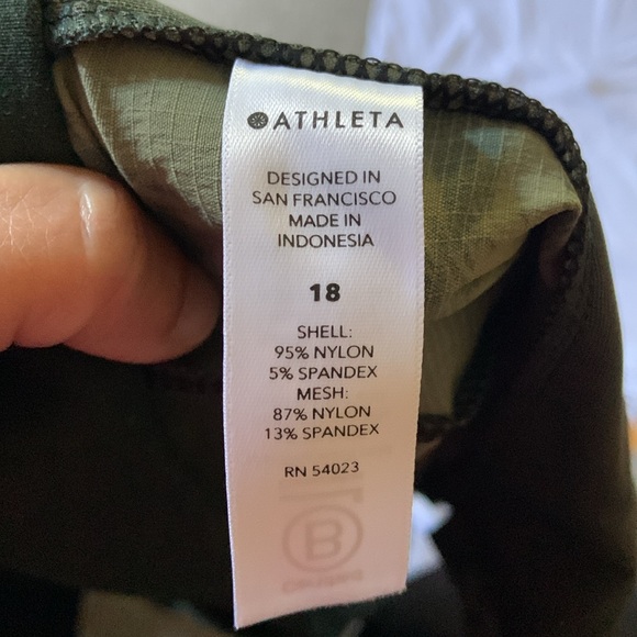 ATHLETA Trekkie North floral print shorts mid rise hiking athletic fabric green - Picture 13 of 13